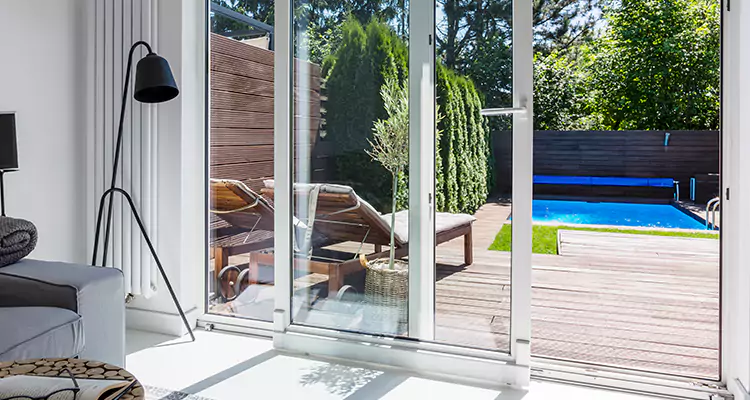 Fixing A Sliding Screen Door Roller in Pinecrest, FL